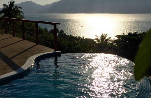 Ilhabela House | House IlhaBela (Siriúba 1 - Cond. Closed) with Sea View and near the beach