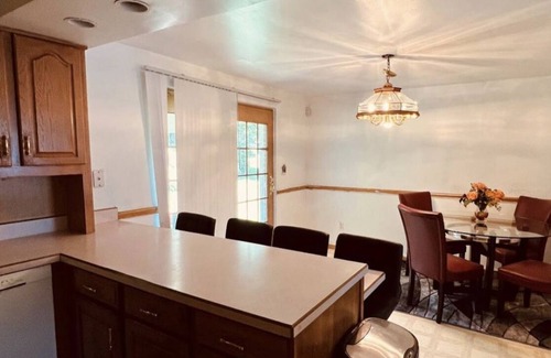 McKnight House | House in a very quiet and safe neighborhood. Very close to stores &gas stations.