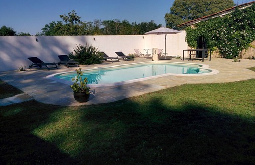 Saint-Pierre-d'Irube House | House in Bayonne with swimming pool in wooded park