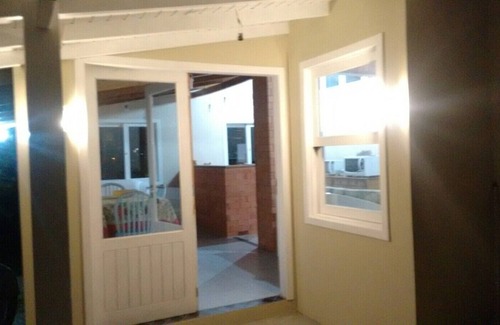 Florianopolis House | House in Barra da Lagoa, 800m from Mole Beach, for up to 04 people
