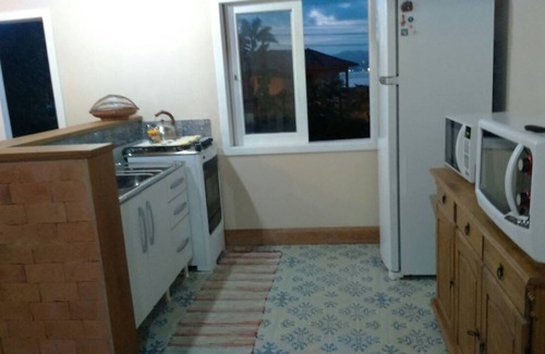 Florianopolis House | House in Barra da Lagoa, 800m from Mole Beach, for up to 04 people