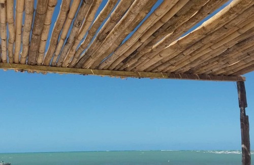 Barra de Santo Antonio House | House in Crôa Island Near the Broken Car Beach