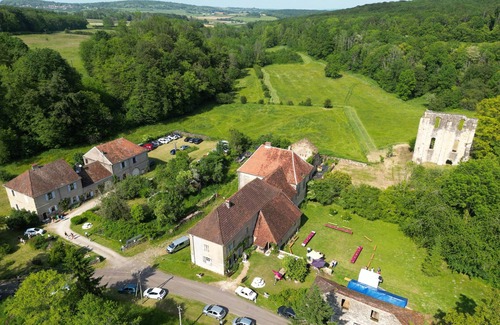 Montigny-les-Cherlieu House | House in a hamlet in the middle of the forest