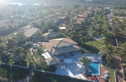 Catu de Abrantes House | House in front of the sea (Pe na Areia)