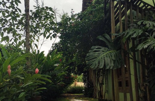 Parque Imperial Condo | House in gated community, surrounded by lush nature and rivers for bathing