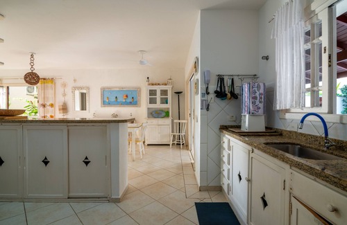 Juquehy House | House in gated community, 04 suites, excellent location.