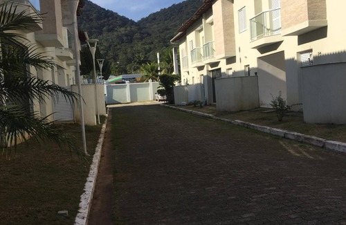 Pereque-Mirim House | House in gated community
