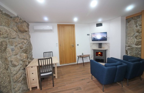 Carvalheira Cottage | House in Gerês for 2 people with fireplace