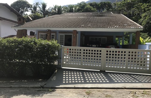 Guaeca House | House in Guaecá - seven suites, with air conditioning in the bedrooms and pool.