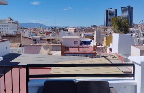 Centro Villa | House in Málaga with private pool and WiFi