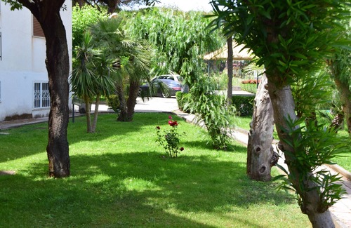 Laura House | House in residential park at 200 meters. from the sea
