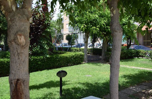 Laura House | House in residential park at 200 meters. from the sea