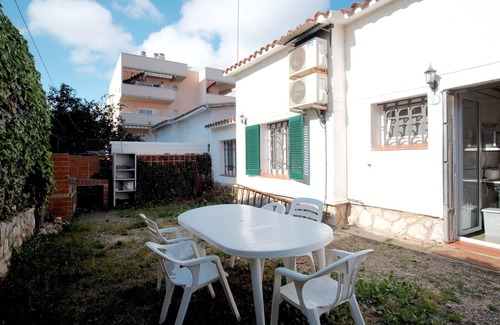 Cap de Salou Ski Chalet | House in Salou 5 minutes from the beach, and 10 from the Golf for up to 8 people