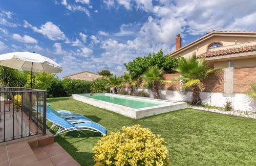 Olivella House | House in Sitges Hills with views to the Sea