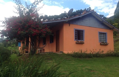 Sao Bento do Sapucai House | HOUSE IN THE MOUNTAINS, 500 METERS FROM PEDRA DO BAÚ.