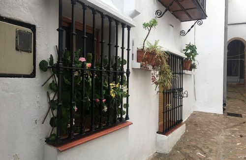 Zahara de la Sierra House | House in the centre of Zahara, tapas and relax