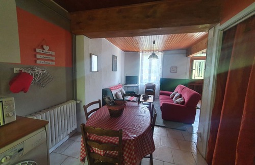 Saint-Sauves-d'Auvergne House | House in the countryside 4 minutes from La Bourboule.