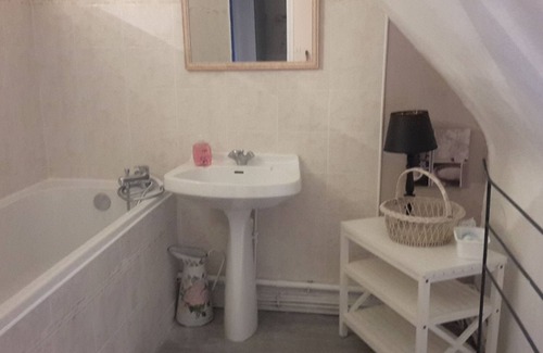 Primelin House | house in the countryside, near beaches and hiking trails including the GR34