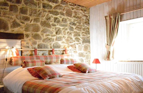Grandham House | House in the heart of the forest in Viroinval with sauna
