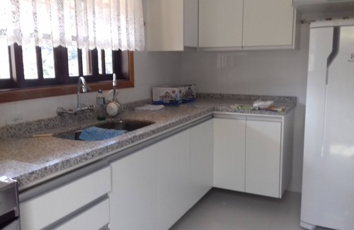 Campos do Jordao House | House in the mountains. 3 bedrooms that comfortably accommodate 5 people.