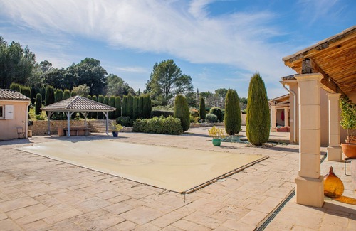 Uchaux Villa | House in the middle of vineyards with fully enclosed grounds and secure swimming pool