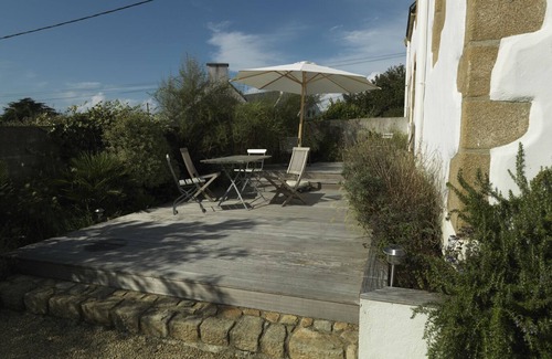 Plouharnel House | House in the village of Sainte Barbe