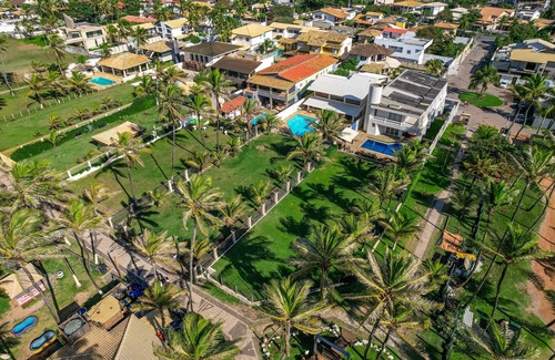 Vilas do Atlantico House | House in Vilas do Atlântico on the seafront with six air-conditioned suites