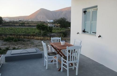 Agios Georgios House | House in vineyard
