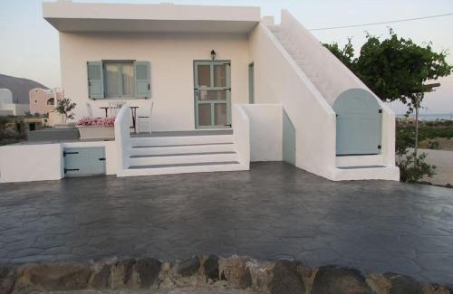 Agios Georgios House | House in vineyard