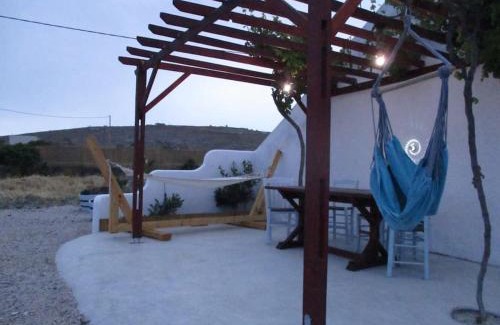 Agios Georgios House | House in vineyard