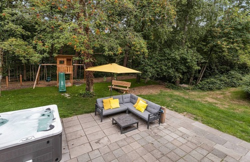 Vlagtwedde House | House in Vlagtwedde with Forest Spa & Sauna