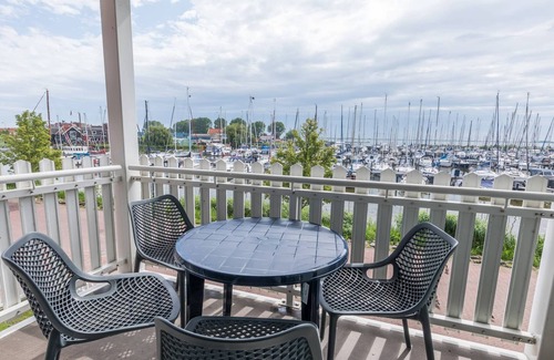 Volendam Apartment | House in Volendam with Marina View