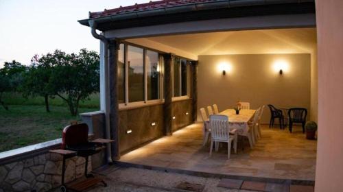 Zaton House | House Isabell