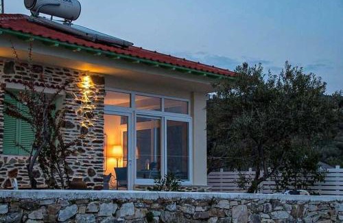 Pirgadikia House | House Kokkalas on the beach