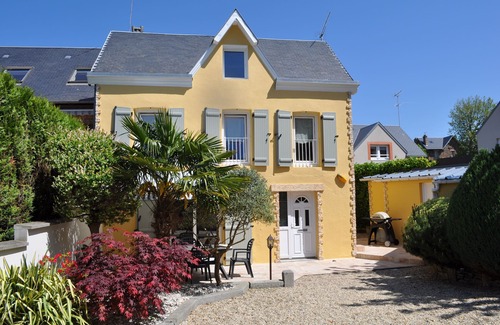 Donville-les-Bains House | House located in the city center and close to the beach