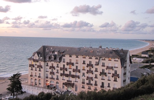 Donville-les-Bains House | House located in the city center and close to the beach