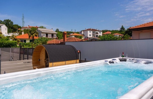 Sarsoni Villa | House Luka by Villas Guide