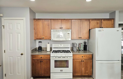 Morrisville House | House near RDU and RTP with modern bathrooms and first floor bedroom