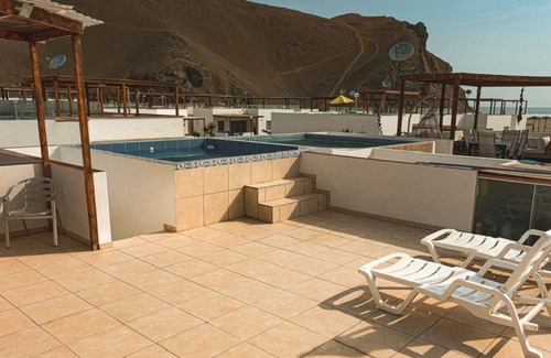 Cerro Azul House | House next to the beach in a condominium.
