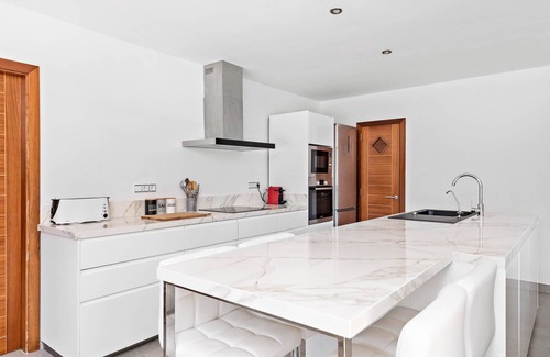 Binibeca House | HOUSE of 250 m2 of modern design, just 600 m. from Binibeca Beach.