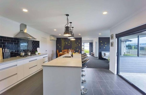 Rotorua House | House of Hope | Executive Home with Spa Pool