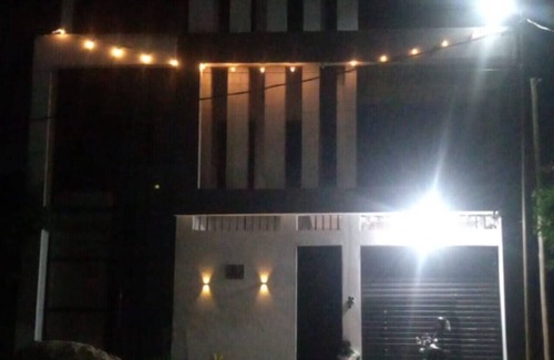 Lome House | HOUSE OF ISAAC: Modern Luxury HomenSleeps: 06 -n Bedrooms: 03 -n Bathrooms: 03