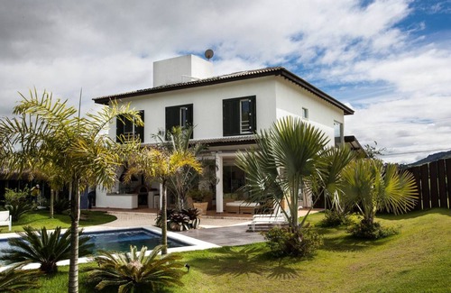 Capitolio House | HOUSE OF LAGOON ESCARPAS