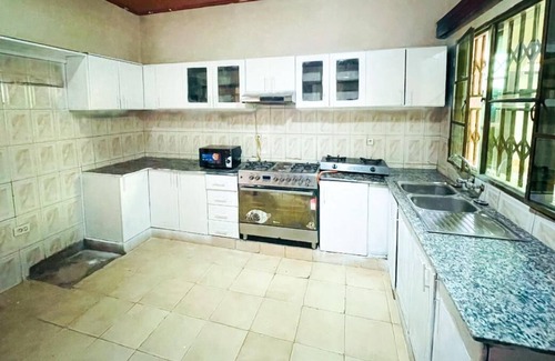 Kigali House | HOUSE OF MEMORIES: 4 bedrooms, 4 beds, 4 bathrooms. Ideal for your holidays