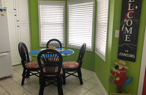 Myrtle Beach House | "House of Sunshine" Complimentary golf cart and WIFI