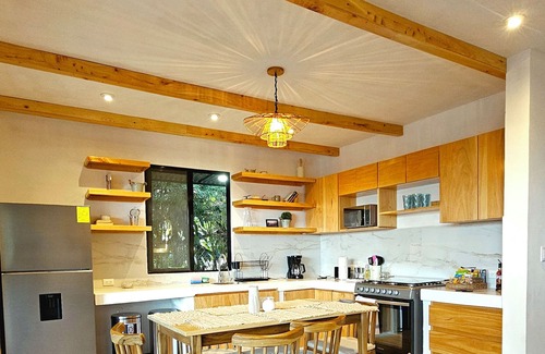 San Juan La Laguna House | House of the Baobas! "Your home in the nature of Atitlán".