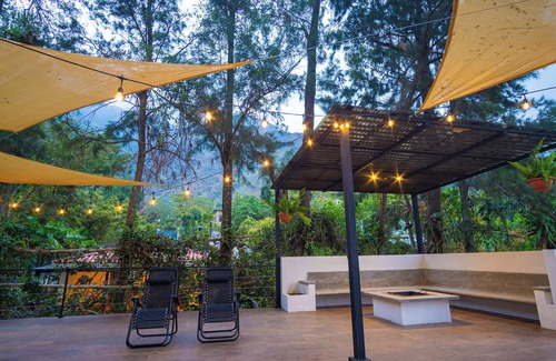 San Juan La Laguna House | House of the Baobas! "Your home in the nature of Atitlán".