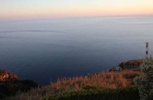 Paul do Mar House | House of the Lion | Family Retreat | Kid's Friendly | Incredible Views | Free WIFI