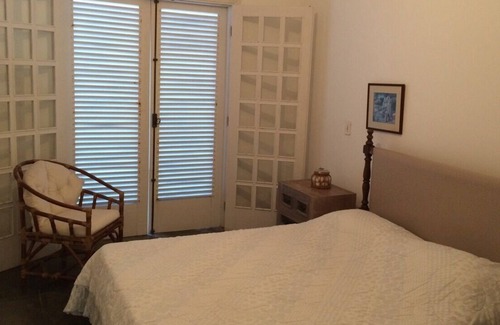 Jardim Acapulco House | House on 1000mts of land, Excellent location with pool bar and great comfort