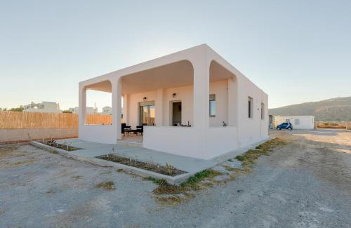 Exomytis House | House on the black beach with sea view and parking